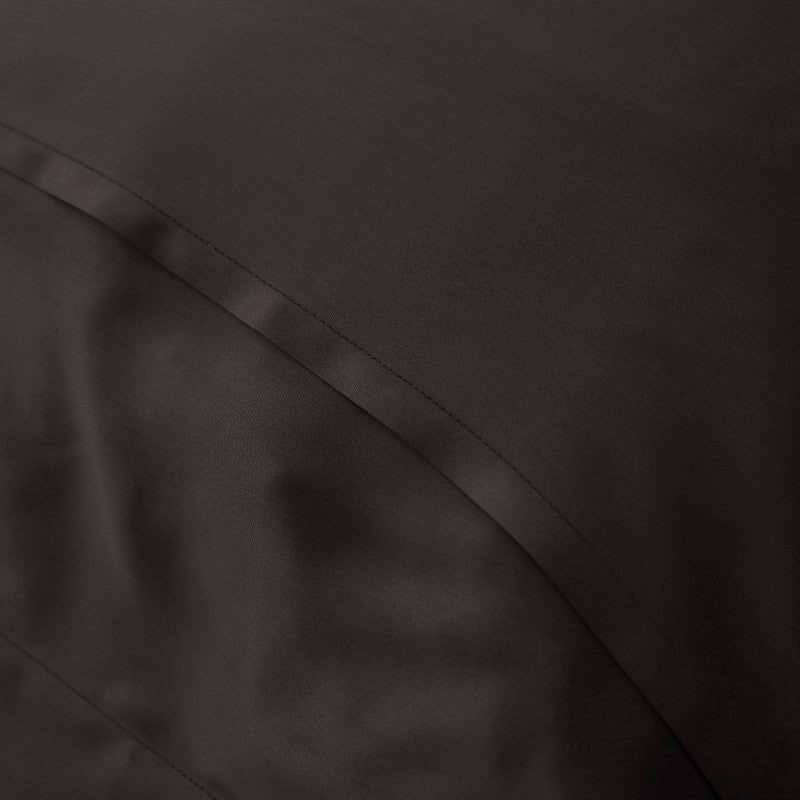 Seidenkissenbezug mulberry 25 mommes mit Stehsaum anthrazit zoom