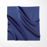 Pañuelo liso de seda azul marino