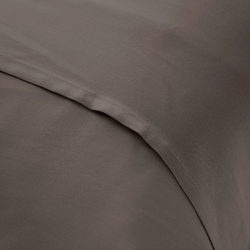 Oxford pillowcase with ruffle, 19 mommes - Maison de la soie